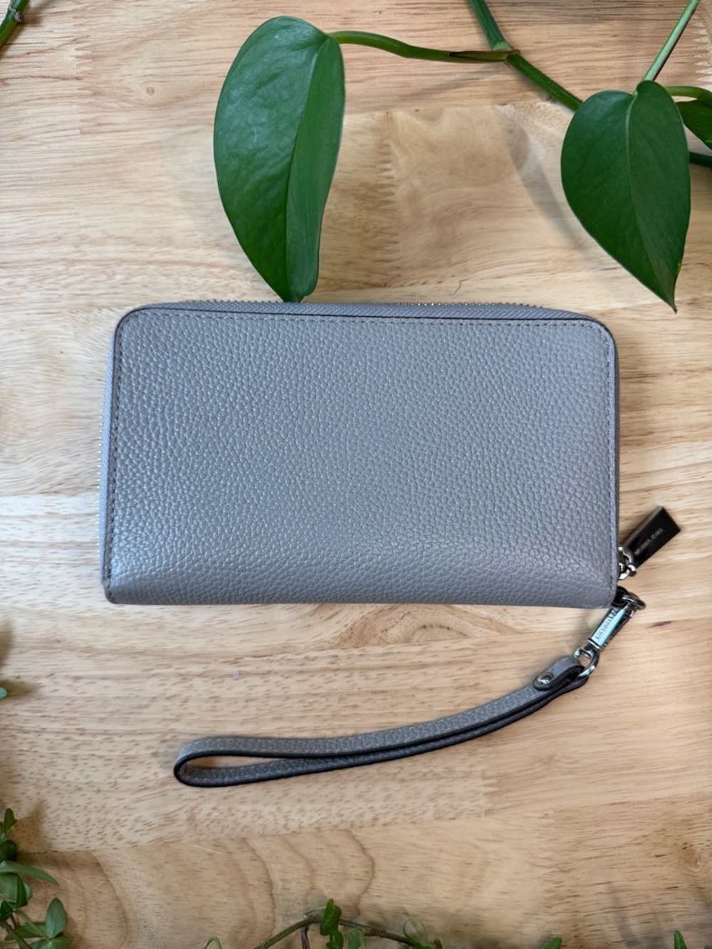 Michael Kors wristlet grey - Picture 2 of 7
